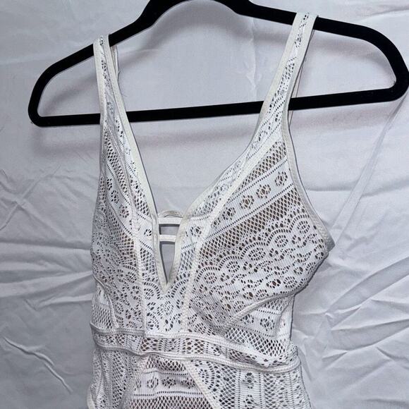 Becca White V-Neck Lace One Piece Bathing Suit | Sz S - Picture 3 of 6